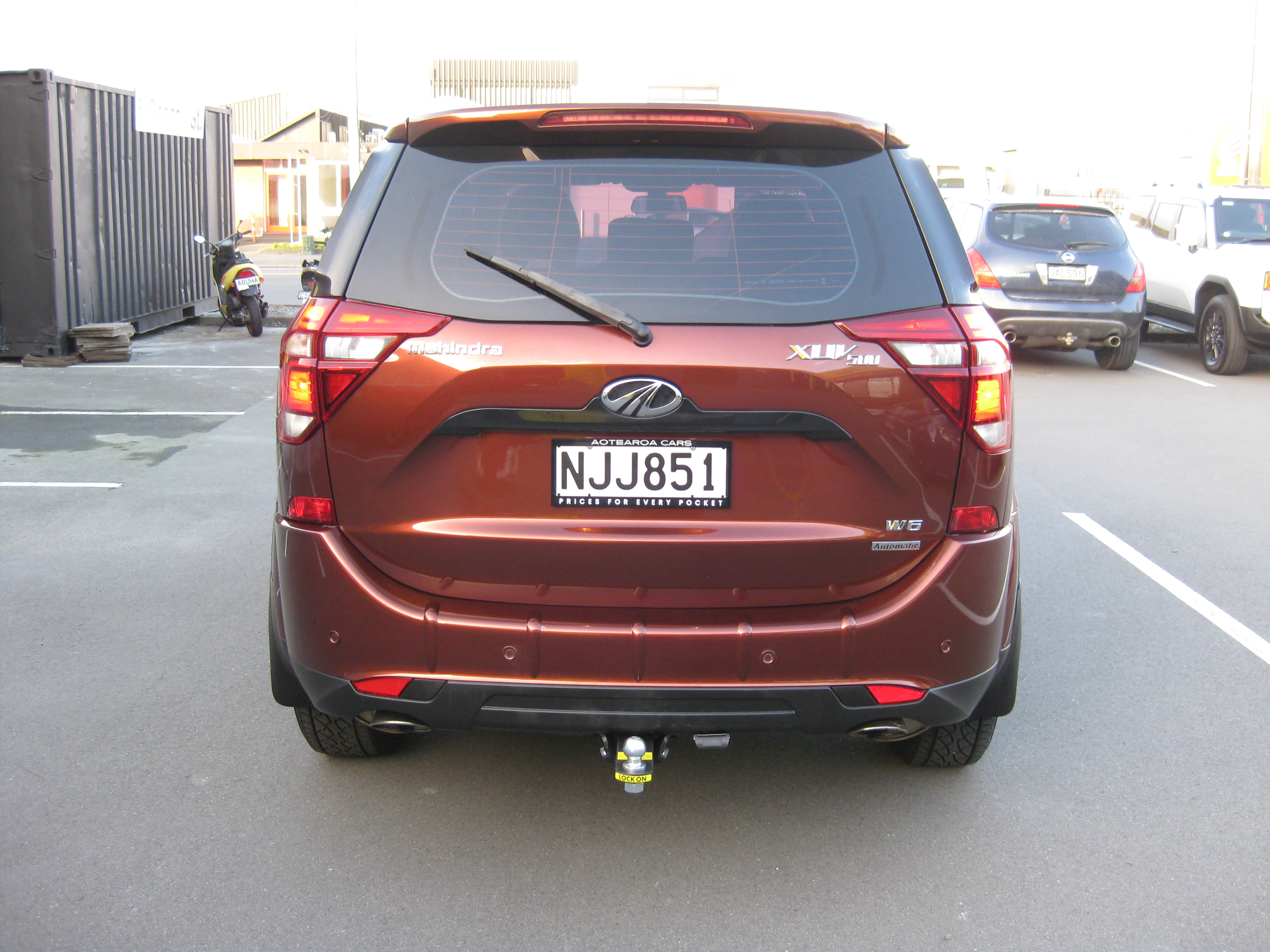MAHINDRA XUV STATIONWAGON 2013-CURRENT